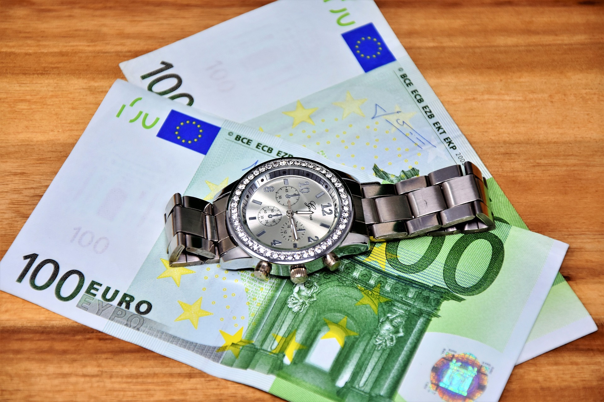 Sprzedaż euro w kantorach internetowych